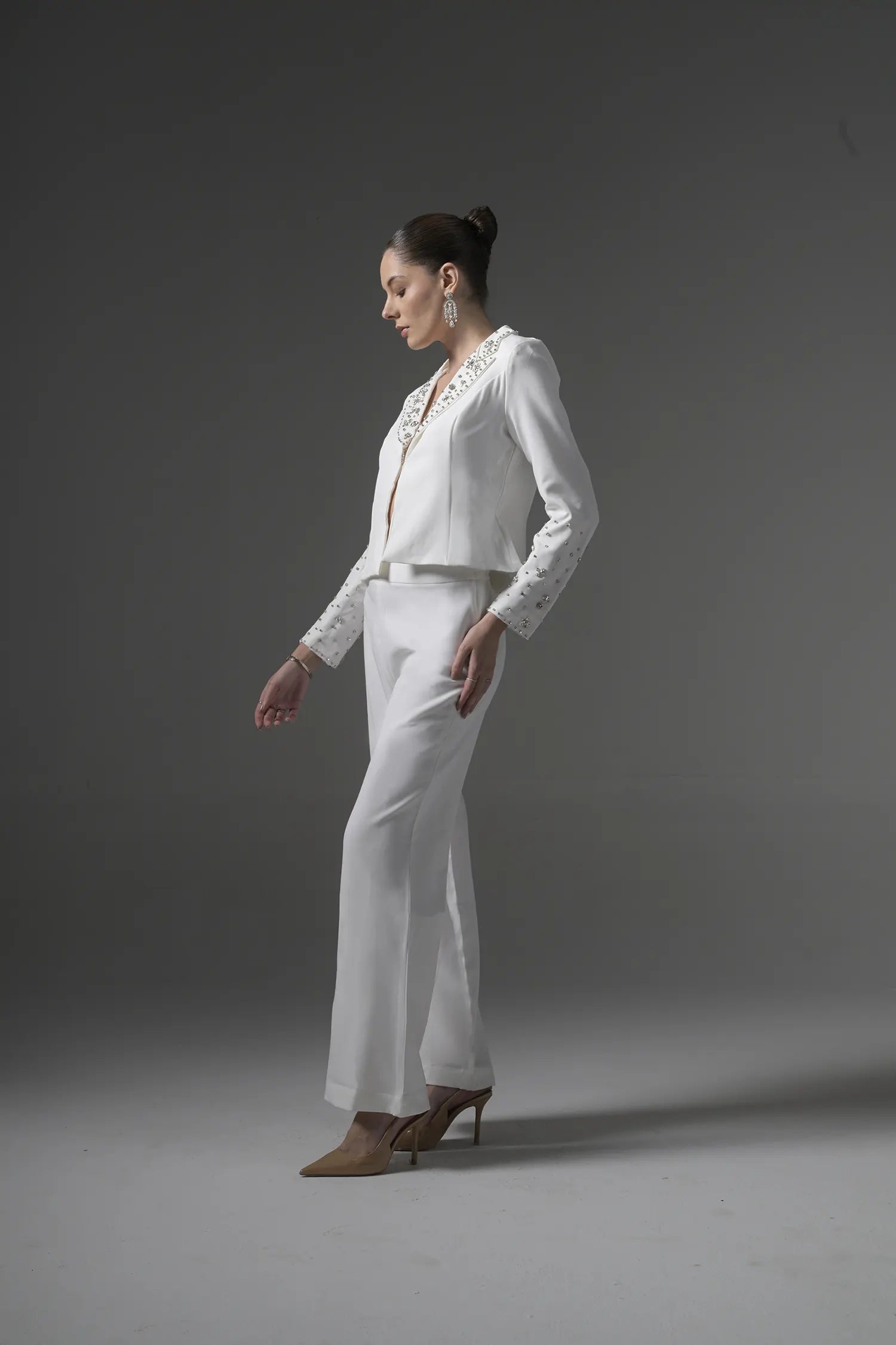 Crystal Embellish White Blazer - Muggnos