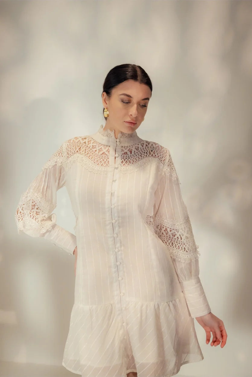 Short Plumetis Lace Dress - Muggnos