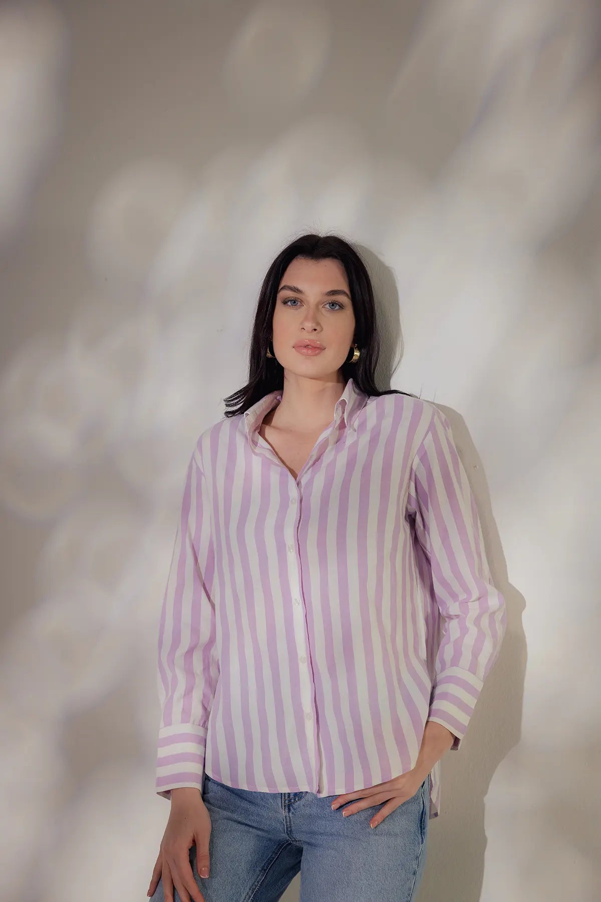 Casual Striped Shirt Side View - Muggnos