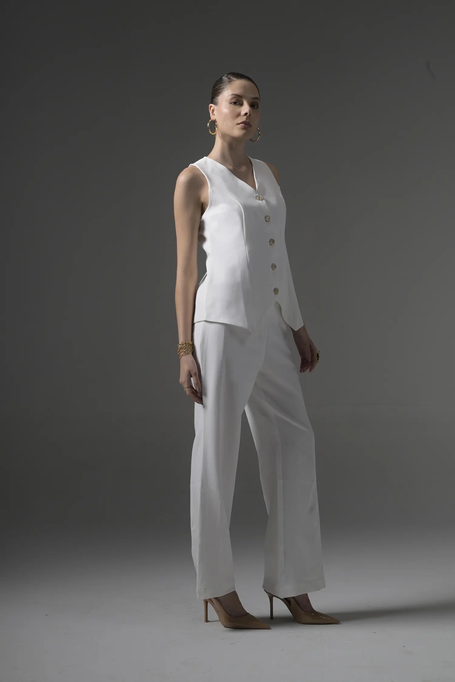 White Tailored Waistcoat with Flared Pants - Muggnos