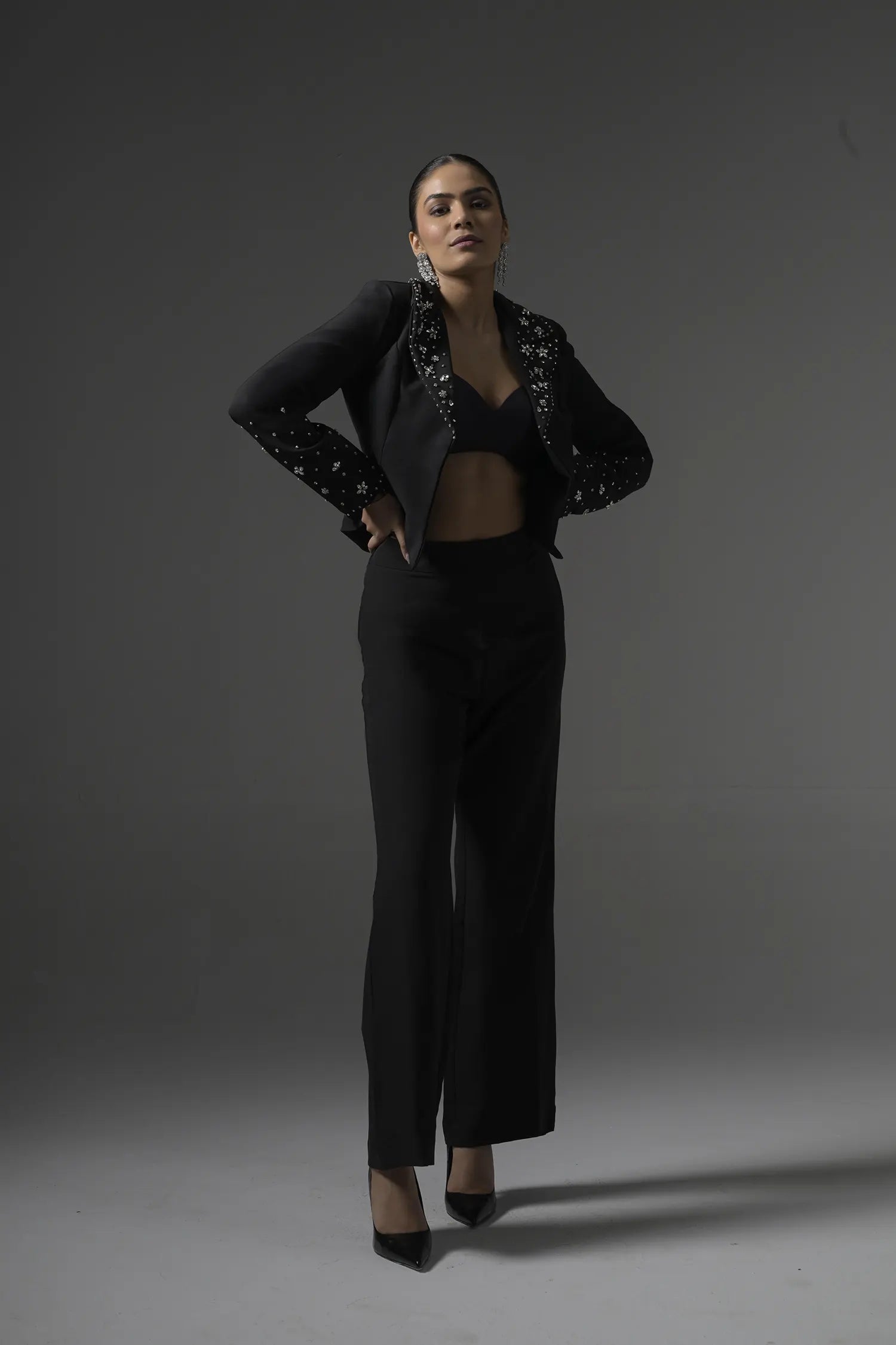 Crystal Embellish Black Blazer - Muggnos