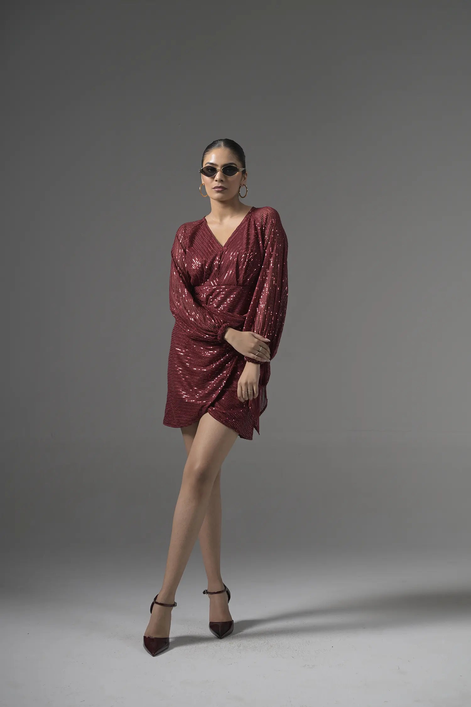 Short Sequinned Dress - Muggnos